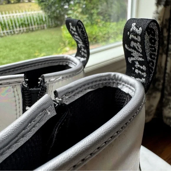 NWOB 🦄Iridescent rainbow Doc Martens! - Picture 6 of 15